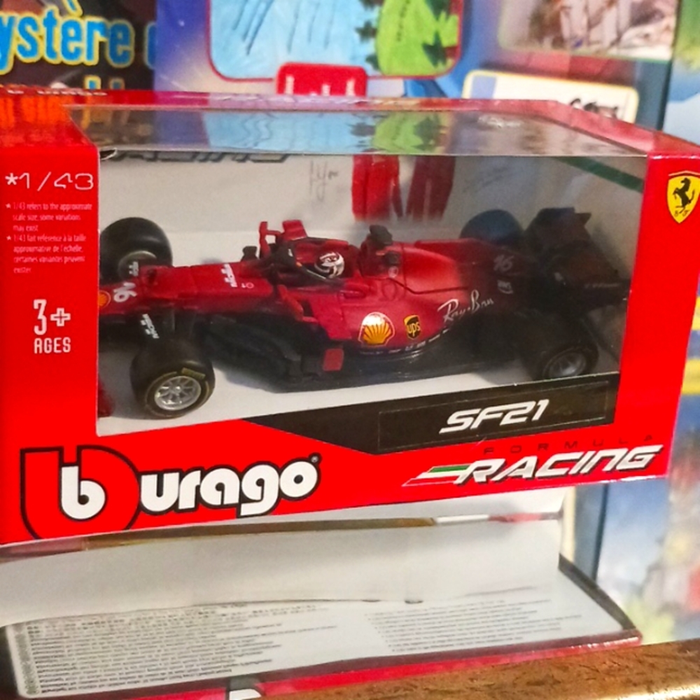 Burago SF21 Formula Racing, 1:43, Red & Black.